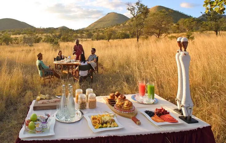 Tsavo National Park Safari - Nile Abenteuer Safaris Bush breakfast at Tsavo National Park