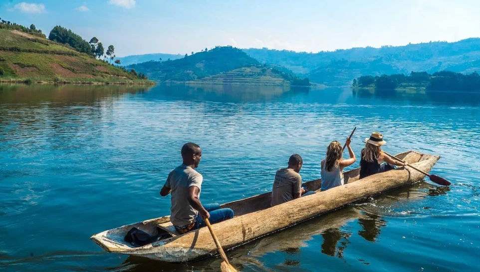 Island hopping in Lake Bunyonyi Things to do in Lake Bunyonyi